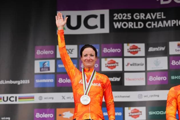 2025 UCI Gravel World Championships Picture by Alex Whitehead SWpix.com - 11 10 2025 - Cycling - 2025 UCI Gravel World Championships, Zuid-Limburg, Netherlands - Podium Women Elite Race - Marianne Vos (Netherlands) receiving the Silver Medal Copyright: x xSWpix.comx(t axPhotographyxHubxLtd)xAlexxWhitehead SWpix.comx SWP-3030-9247