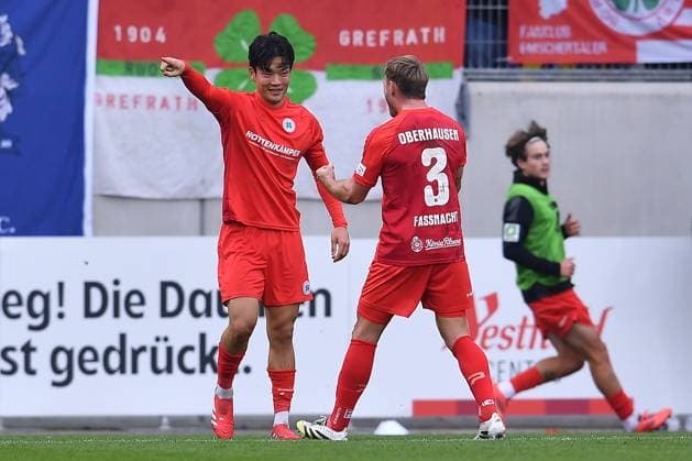 Soccer Niederrheinpokal 2 Runde Rot Weiß Oberhausen Rot Weiss Essen on 11 10 2025 at Stadion Niederrhein in Oberhausen Goal celebration to 3 1 by Seok Ju Hong Oberhausen xRx