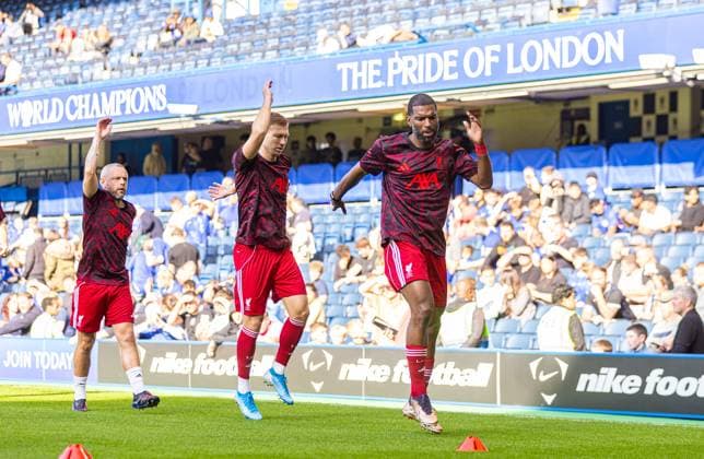 Football - LFC Foundation Friendly - Chelsea FC Legends v Liverpool FC Legends LONDON, ENGLAND - Saturday, October 11, 2025: Liverpool s Jay Spearing, Ragnar Klavan, Ryan Babel during the pre-match warm-up before the LFC Foundation match between Chelsea FC Legends and Liverpool FC Legends at Stamford Bridge. (Photo by David Rawcliffe Propaganda) LONDON Stamford Bridge GREATER LONDON ENGLAND  Copyright: xDavidxRawcliffex P2025-10-11-Chelsea_Legends_Liverpool_Legends-81