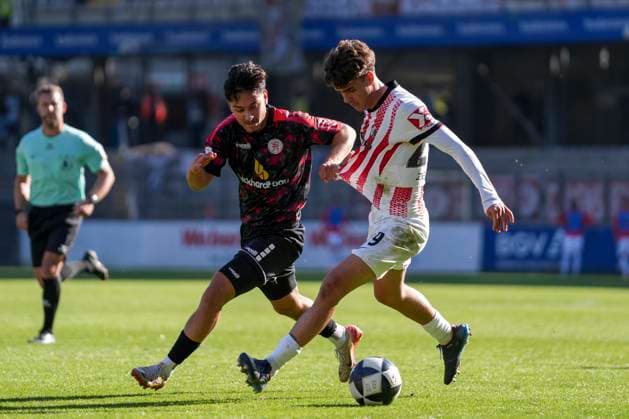 Emre Böyükata Emre Boeyukata KSV Hessen Kassel, 13 in duel with Mateo Zelic SC Freiburg II, 29 , Germany, Soccer, Regionalliga Südwest, Matchday 12, 2025 2026, SC Freiburg II vs KSV Hessen Kassel, 11 10 2025, Dreisamstadion, Freiburg, Germany DFB REGULATIONS PROHIBIT ANY USE OF PHOTOGRAPHS AS IMAGE SEQUENCES AND OR QUASI VIDEO Freiburg Dreisamstadion Baden Wuerttemberg Germany Copyright: xArnexAmbergx