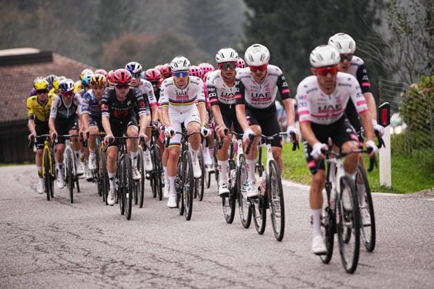 The pack rides cycles, centre POGACAR Tadej, during the 119th edition of the Il Lombardia, Tour of Lombardy cycling race, a 241 km one day race from Como to Bergamo on October 11, 2025, Italy.  Copyright: xMarcoxAlpozzi LaPressex