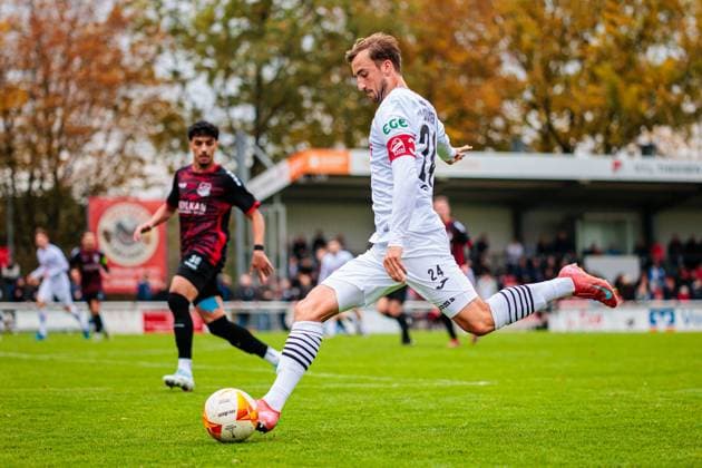 Michel Julius Stoecker SC Verl, 24 in goal GER, VfL Theesen vs SC Verl, Football, Westfalenpokal, eight-part final, 2025 2026 season, 11 10 2025 DFL Regulations prohibit any use of photographers as image sequences and or quasi video GER, VfL Theesen vs SC Verl, Football, Westfalenpokal, eight-part final, 2025 2026 season, 11 10 2025 Bielefeld Copyright: xEibner-Pressefoto JanxRollingerx EP_JSK