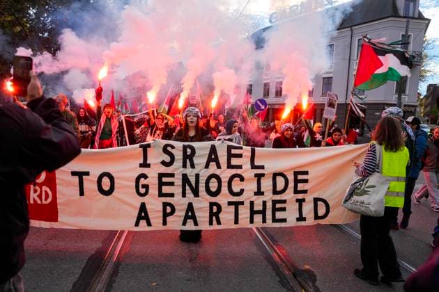 Football, World Cup qualifier, Norway - Israel, Pro-Palestinian protest on the sidelines of the international match