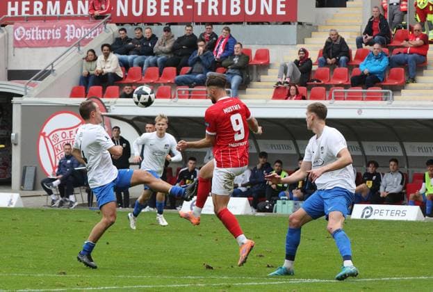 11 10 2025 xmgoodx Offenbach am Main, Sparda Bank Hessen Stadion Stadion Bieberer Berg Regionalliga Saison 2025 2026 Kickers Offenbach OFC TSV Schott Mainz Valdrin Mustafa 9, OFC vs Daniel Bohl and Dominik Ahlbach Schott Mainz