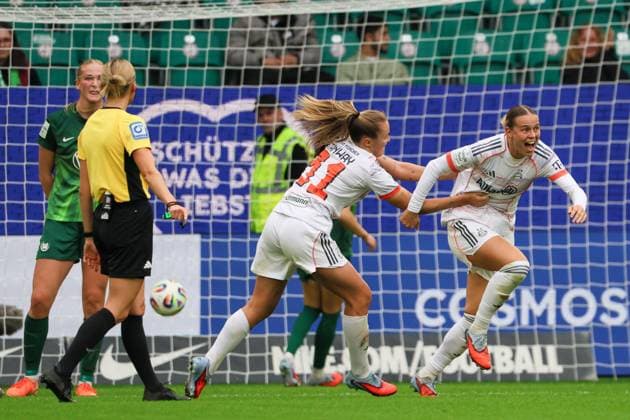 Wolfsburg, Germany 11 October 2025 1 BL Women 2025 2026 VfL Wolfsburg vs FC Bayern Munich In the picture goal scorer Klara Bühl Buehl FCB , right in the picture, scores the 1 0 goal for FC Bayern and cheers with Georgia Stanway FCB DFB regulations prohibit any use of photographs as image sequences and or quasi video AOK Stadion Niedersachsen Copyright: xFotostandx xFantinix
