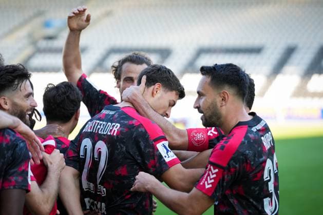 Germany, Soccer, Regionalliga Südwest, Season 2025 2026, Matchday 12 SC Freiburg II vs KSV Hessen Kassel Dreisamstadion Freiburg Danny Breitfelder KSV Hessen Kassel , 22 Goal, Goal celebration, Emotions, Goal kick, Joy, Cheering, Freiburg Dreisamstadion Baden Württemberg Germany Copyright: xFINLEYxMÖRCHx