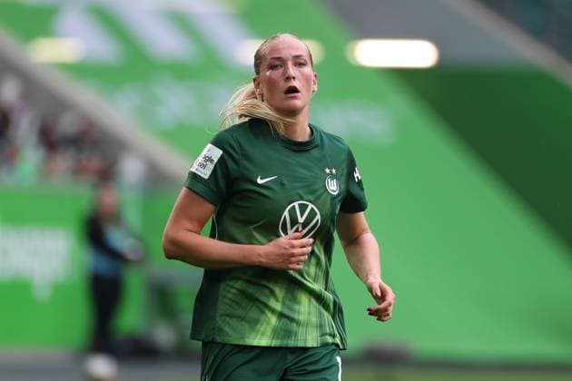 VfL Bayern, BL Frauen Wolfsburg, 11 10 2025, FUßBALL VfL Wolfsburg vs FC Bayern München, Google Pixel Frauen Bundesliga, Saison 2025 26 Camilla Küver VfL Wolfsburg Wolfsburg