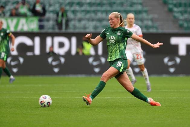 VfL Bayern, BL Frauen Wolfsburg, 11 10 2025, FUßBALL VfL Wolfsburg vs FC Bayern München, Google Pixel Frauen Bundesliga, Saison 2025 26 Camilla Küver VfL Wolfsburg Wolfsburg