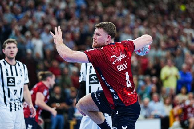 Throw Goal Johannes Golla SG Flensburg Handewitt, 04 GER, SG Flensburg Handewitt vs THW Kiel, Handball, Bundesliga, Matchday 8, Season 2026 2026, 11 10 2025 GER, SG Flensburg Handewitt vs THW Kiel, Handball, Bundesliga, Matchday 8, Season 2026 2026, 11 10 2025 Flensburg Copyright: xEibner-Pressefoto MarcelxvonxFehrnx EP_MFN