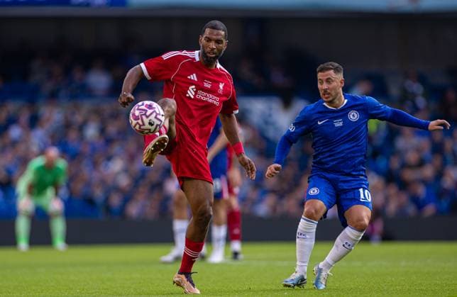 Football - LFC Foundation Friendly - Chelsea FC Legends v Liverpool FC Legends LONDON, ENGLAND - Saturday, October 11, 2025: Liverpool s Ryan Babel during the LFC Foundation match between Chelsea FC Legends and Liverpool FC Legends at Stamford Bridge. (Photo by David Rawcliffe Propaganda) LONDON Stamford Bridge GREATER LONDON ENGLAND  Copyright: xDavidxRawcliffex P2025-10-11-Chelsea_Legends_Liverpool_Legends-99
