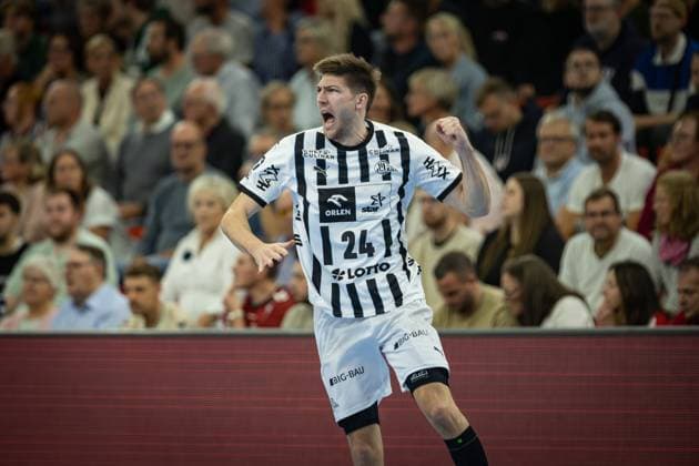 DAIKIN HBL: SG Flensburg-Handewitt vs THW Kiel; 11.10.25 Jubel Torjubel bei Lukas Zerbe (Nr.24, THW Kiel) DAIKIN HBL: SG Flensburg-Handewitt vs THW Kiel, GP JOULE Arena am 11.10.25 Copyright: xBEAUTIFULxSPORTS MarioxM.xKobergx