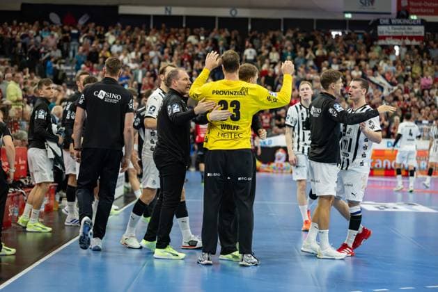 DAIKIN HBL: SG Flensburg-Handewitt vs THW Kiel; 11.10.25 Team THW Kiel DAIKIN HBL: SG Flensburg-Handewitt vs THW Kiel, GP JOULE Arena am 11.10.25 Copyright: xBEAUTIFULxSPORTS MarioxM.xKobergx