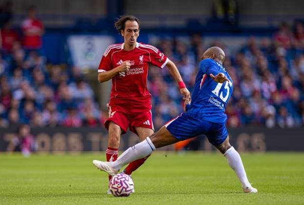 Football - LFC Foundation Friendly - Chelsea FC Legends v Liverpool FC Legends LONDON, ENGLAND - Saturday, October 11, 2025: Liverpool s Yossi Benayoun during the LFC Foundation match between Chelsea FC Legends and Liverpool FC Legends at Stamford Bridge. (Photo by David Rawcliffe Propaganda) LONDON Stamford Bridge GREATER LONDON ENGLAND  Copyright: xDavidxRawcliffex P2025-10-11-Chelsea_Legends_Liverpool_Legends-101