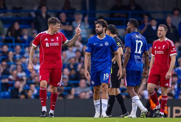 Football - LFC Foundation Friendly - Chelsea FC Legends v Liverpool FC Legends LONDON, ENGLAND - Saturday, October 11, 2025: Liverpool s Martin Skrtel (L) clashes with Chelsea s Diego Costa during the LFC Foundation match between Chelsea FC Legends and Liverpool FC Legends at Stamford Bridge. (Photo by David Rawcliffe Propaganda) LONDON Stamford Bridge GREATER LONDON ENGLAND  Copyright: xDavidxRawcliffex P2025-10-11-Chelsea_Legends_Liverpool_Legends-110