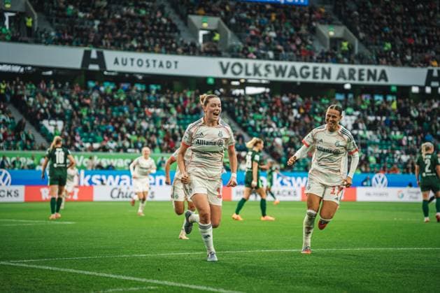 Google Pixel Frauen-Bundesliga: VfL Wolfsburg vs. FC Bayern München, 11.10.2025 JUBEL: Alara ?ehitler (FC Bayern München, 14) zum 1:3; Fußball, Google Pixel Frauen-Bundesliga, 6. Spieltag: VfL Wolfsburg vs. FC Bayern München am 11.10.2025 in der Volkswagen Arena, Wolfsburg DFB DFL REGULATIONS PROHIBIT ANY USE OF PHOTOGRAPHS AS IMAGE SEQUENCES AND OR QUASI-VIDEO. Copyright: xBEAUTIFULxSPORTS Tonhäuserx
