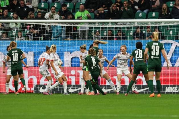 Goalscorer Janina Minge VfL Wolfsburg,6 scores to 1 1 Google Pixel Womens Bundesliga Season 2025 2026 VfL Wolfsburg vs FC Bayern Munich at the Volkswagen Arena in Wolfsburg Action,Soccer,Woman,Women,Ladies,Germany,11 10 2025