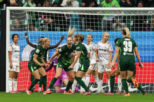 Goalscorer Janina Minge VfL Wolfsburg,6 scores to 1 1 Google Pixel Womens Bundesliga Season 2025 2026 VfL Wolfsburg vs FC Bayern Munich at the Volkswagen Arena in Wolfsburg Action,Soccer,Woman,Women,Ladies,Germany,11 10 2025