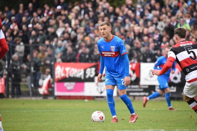 Soccer I Men I Season 2025 2026 I Regionalliga Nord I 14 Matchday I Altona 93 SV Drochtersen Assel I 11 10 2025 Dennis Rosin 25, SVDA For editorial use only Hamburg Adolf Jäger Kampfbahn, Griegstr 62 Hamburg Germany Copyright: xLobeca RobertoxSeidelx