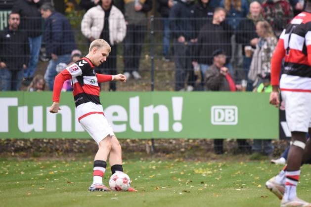 Soccer I Men I Season 2025 2026 I Regionalliga Nord I 14 Matchday I Altona 93 SV Drochtersen Assel I 11 10 2025 Gianluca Przondziono 10, AFC For editorial use only Hamburg Adolf Jäger Kampfbahn, Griegstr 62 Hamburg Germany Copyright: xLobeca RobertoxSeidelx