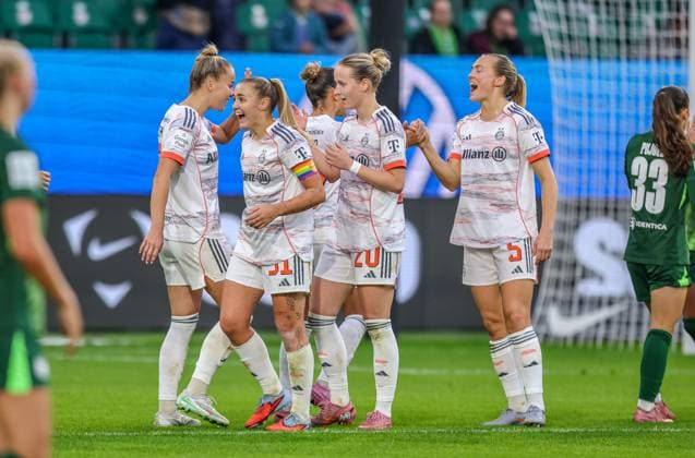 DEU, Wolfsburg, VfL Wolfsburg vs FC Bayern München, Google Pixel Bundesliga, DFB, Saison 2526, Volkswagen Arena, 6 Spieltag im Bild Bayern München gewinnt nach Tor 3 1 gegen den VfL Wolfsburg, Jubel bei Georgia Stanway Bayern München 31 DFB DFL REGULATIONS PROHIBIT ANY USE OF PHOTOGRAPHS AS IMAGE SEQUENCES AND OR QUASI VIDEO, 11 10 2025 Copyright: HMBxMedia HendrikxHamelau