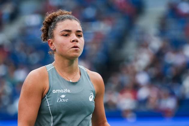 WUHAN, CHINA - OCTOBER 11: Jasmine Paolini of Italy reacts in the Women s Singles Semifinal match against Coco Gauff of the United States on day 8 of 2025 Wuhan Open at Optics Valley International Tennis Center on October 11, 2025 in Wuhan, Hubei Province of China.  Copyright: xVCGx 111596586814