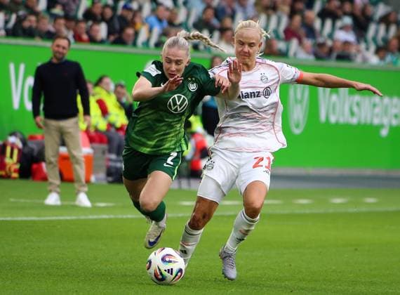 Germany Google Pixel Womens Bundesliga 2025 26, 6 Matchday VfL Wolfsburg vs Bayern Munich Volkswagen Arena Wolfsburg Thea Bjelde VfL Wolfsburg, 2 Pernille Harder FC Bayern Munich, 21 Copyright: xAymanxAlahmedx