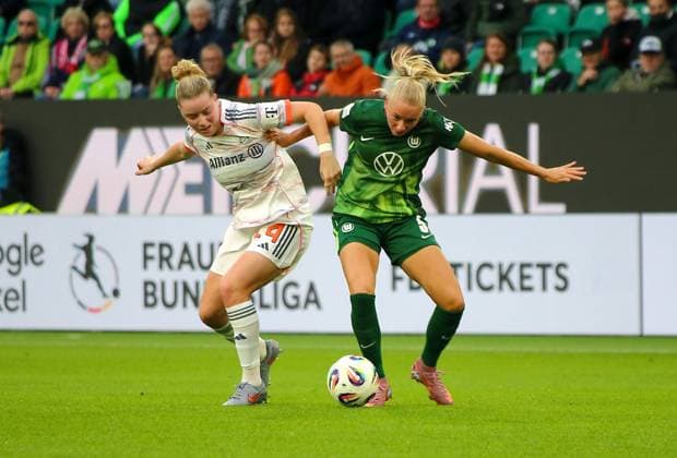 Germany Google Pixel Womens Bundesliga 2025 26, 6 Matchday VfL Wolfsburg vs Bayern Munich Volkswagen Arena Wolfsburg Ella Peddemors VfL Wolfsburg, 5 Copyright: xAymanxAlahmedx