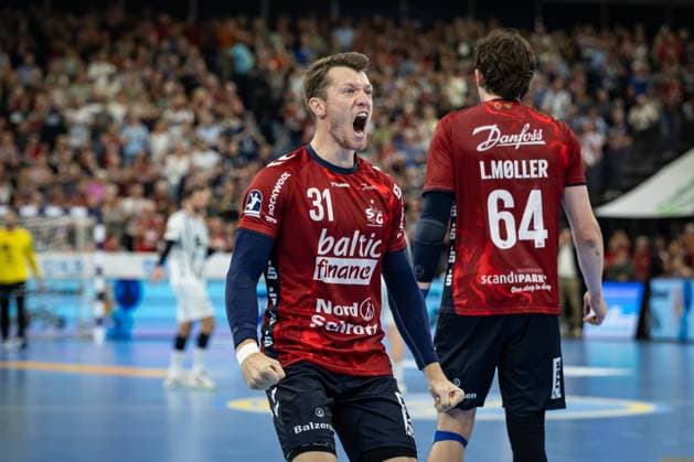 DAIKIN HBL: SG Flensburg-Handewitt vs THW Kiel; 11.10.25 Jubel Torjubel bei Emil Jakobsen (Nr.31, SG Flensburg-Handewitt) DAIKIN HBL: SG Flensburg-Handewitt vs THW Kiel, GP JOULE Arena am 11.10.25 Copyright: xBEAUTIFULxSPORTS MarioxM.xKobergx