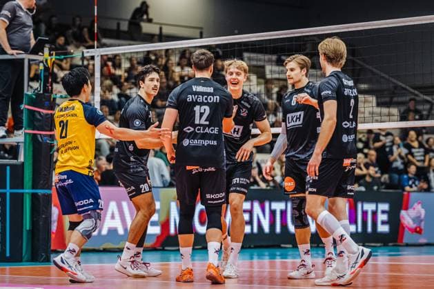 Volleyball mens season 2025 2026 League Cup 2025 VfB Friedrichshafen vs SVG Lüneburg 110 10 2025 The SVG Lüneburg team celebrates