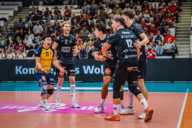 Volleyball mens season 2025 2026 League Cup 2025 VfB Friedrichshafen vs SVG Lüneburg 110 10 2025 The SVG Lüneburg team celebrates