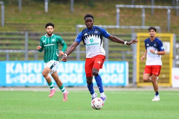19 Raif Adam Hamburger SV U21 Fußball I Herren I Regionalliga Nord I Saison 2025 2026 I 14 Spieltag I Hamburger SV U21 SV Werder Bremen U23 I 11 10 2025 I Stadion Hoheluft