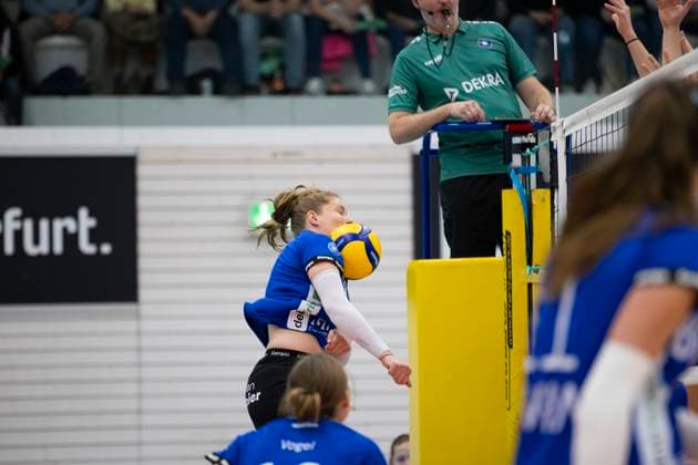 1. Volleyball Bundesliga Frauen: Schwarz-Weiss Erfurt vs. Binder Blaubären TSV Flacht; Erfurt; 11.10.2025 Hanne Binkau ( 8; Binder Blaubären TSV Flacht) 1. Volleyball Bundesliga Frauen: Schwarz-Weiss Erfurt vs. Binder Blaubären TSV Flacht; Riethsporthalle Erfurt; 11.10.2025 Copyright: xBEAUTIFULxSPORTS Duehringx