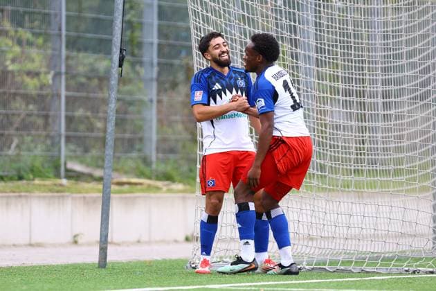 10 Immanuel Pherai Hamburger SV U21 celebrates his goal together with 11 Maurice Osei Boakye to make it 5 1 Soccer I Men I Regionalliga Nord I Season 2025 2026 I Matchday 14 I Hamburger SV U21 SV Werder Bremen U23 I 11 10 2025 I Stadion Hoheluft