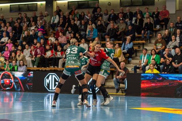Luisa Schulze Frisch Auf Goeppingen, 33 , Anika Niederwieser Thueringer HC, 14 and Lara Daeuble Frisch Auf Goeppingen, 95 , Frisch Auf Goeppingen Women vs Thueringer HC, Handball, Bundesliga, 05 Matchday, Season 2025 2026, 11 10 2025, Frisch Auf Goeppingen Women vs Thueringer HC, Handball, Bundesliga, 05 Matchday, Season 2025 2026, 11 10 2025 Goeppingen Copyright: xEibner-Pressefoto MaxxVogelx EP_MVL