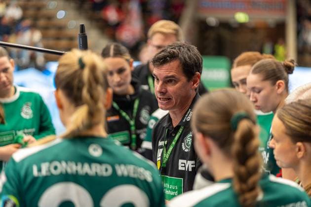 Nico Kiener Frisch Auf Goeppingen, Head Coach , Frisch Auf Goeppingen Women vs Thueringer HC, Handball, Bundesliga, 05 Matchday, Season 2025 2026, 11 10 2025, Frisch Auf Goeppingen Women vs Thueringer HC, Handball, Bundesliga, 05 Matchday, Season 2025 2026, 11 10 2025 Goeppingen Copyright: xEibner-Pressefoto MaxxVogelx EP_MVL