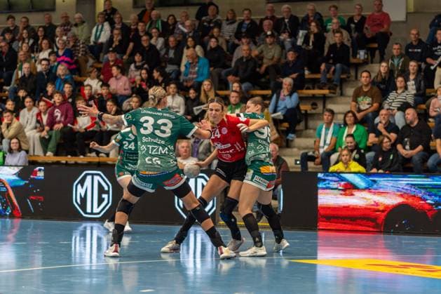 Luisa Schulze Frisch Auf Goeppingen, 33 , Anika Niederwieser Thueringer HC, 14 and Lara Daeuble Frisch Auf Goeppingen, 95 , Frisch Auf Goeppingen Women vs Thueringer HC, Handball, Bundesliga, 05 Matchday, Season 2025 2026, 11 10 2025, Frisch Auf Goeppingen Women vs Thueringer HC, Handball, Bundesliga, 05 Matchday, Season 2025 2026, 11 10 2025 Goeppingen Copyright: xEibner-Pressefoto MaxxVogelx EP_MVL