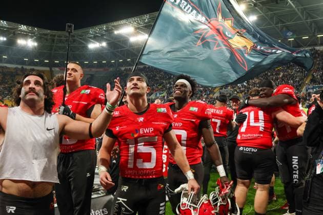 the team from Potsdam Royals is very happy. GFL Bowl 2025 , Dresden Monarchs vs Potsdam Royals, 2025_10_11 , Photo : Foot.Bowl Thomas Sobotzki Copyright: xFootxBowl ThomasxSobotzkix