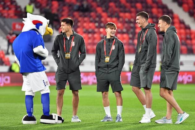 SERBIA vs ALBANIA Mascot of Serbian team and VANJA DRAGOJEVIC, VASILIJE KOSTOV, VELJKO MILOSAVLJEVIC, OGNJEN UGRESIC, football players of Serbia, during the FIFA World Cup, WM, Weltmeisterschaft, Fussball qualification match against Albania, at Dubocica stadium. Leskovac, 11.10.2025. photo: FOOTBALL, SERBIA, ALBANIA, FIFA WORLD CUP QUALIFICATIONS MATCH Leskovac Dubocica stadium Serbia Copyright: xMarkoxMetlas xMNxPressx