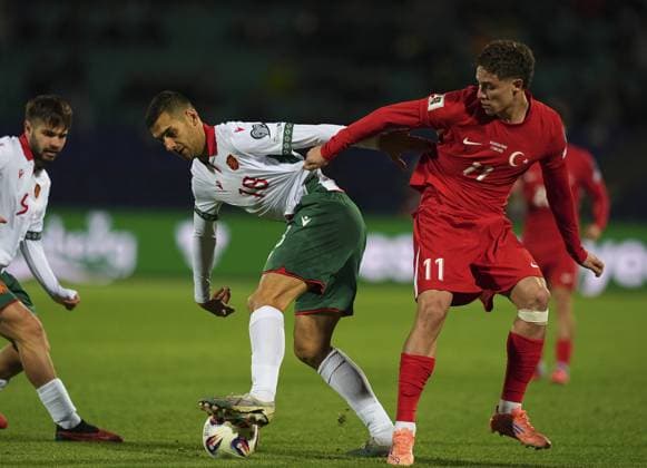 Bulgaria v Turkiye - 2026 FIFA World Cup, WM, Weltmeisterschaft, Fussball European Qualifiers SOFIA, BULGARIA - OCTOBER 11: Kenan Yildiz (11) of Turkiye and Ivaylo Chochev (18) of Bulgaria compete during the 2026 FIFA World Cup European Qualifier Group E match between Bulgaria and Turkiye at Vasil Levski National Stadium in Sofia, Bulgaria on October 11, 2025. Mehmet Emin Menguarslan Anadolu Sofia Bulgaria. Editorial use only. Please get in touch for any other usage.  Copyright: x2025xAnadoluxMehmetxEminxMenguarslanx