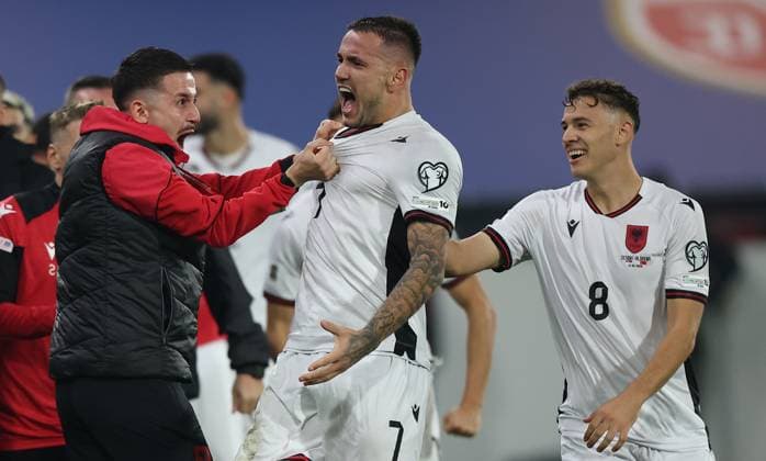 Serbia vs Albania, Group K World Cup 2026 European Qualifiers Leskovac, Serbia. 11th Oct, 2025. Albania s Rey Manaj Celebrating with other players after scoring a goal during the Group K World Cup 2026 European Qualifiers football match between Serbia and Albania on October 11. 2025. in Leskovac, Serbia. Leskovac Serbia Copyright: xPedjaxMilosavljevic STARSPORTx