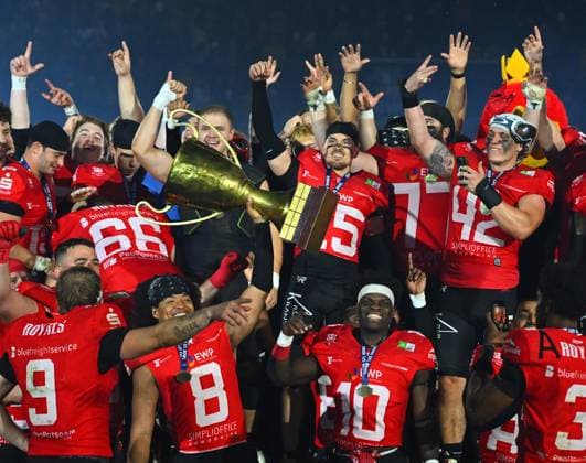 Award ceremony, Potsdam became German champion and celebrates with the Bowl, Potsdam Royals against Dresden Monarchs, GFL Bowl, German Bowl, Final for the German Championship, American Football, German Football League, GFL, Dresden, Season 2025, Rudlof Harbig Stadium Dresden, 11 10 2025,