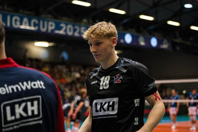 Volleyball I Men I Season 2025 2026 I Volleyball Bundesliga Ligacup I VfB Friedrichshafen SVG Lüenburg I 11 10 2025 Axel Valdemar Juul Larsen 18, SVG Lüneburg Single image Copyright: xLobeca Bjorn-OlexKehmx
