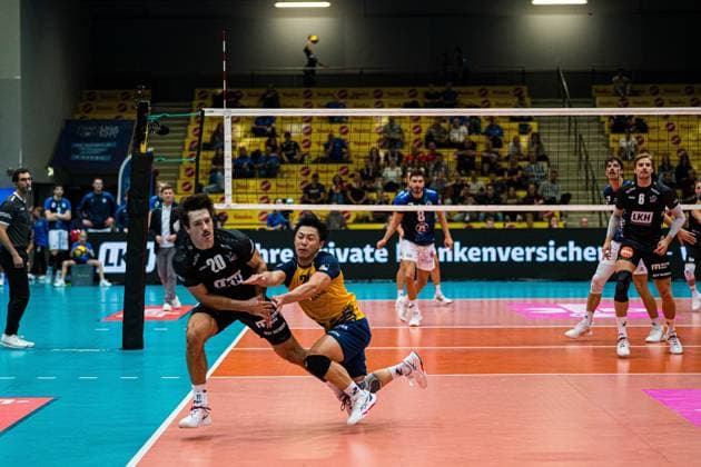 Volleyball I Men I Season 2025 2026 I Volleyball Bundesliga Ligacup I VfB Friedrichshafen SVG Lüenburg I 11 10 2025 Ethan Robert Champlin 20, SVG Lüneburg and Sho Takahashi 21, SVG Lüneburg collide on the court Copyright: xLobeca Bjorn-OlexKehmx
