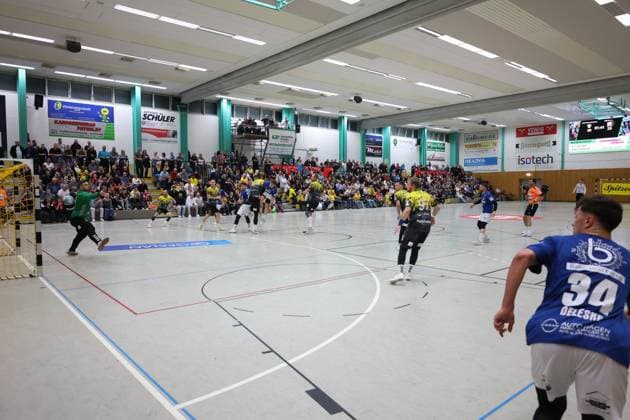 11.10.2025, Handball, Männer, 3. Liga Staffel Nord-Ost Saison 2025 2026, 8. Spieltag, SV 04 Plauen-Oberlosa - HSG Ostsee N G Blick in die Sporthalle wo das Spiel stattgefunden hat Plauen Kurt-Helbig-Sporthalle Sachsen Deutschland