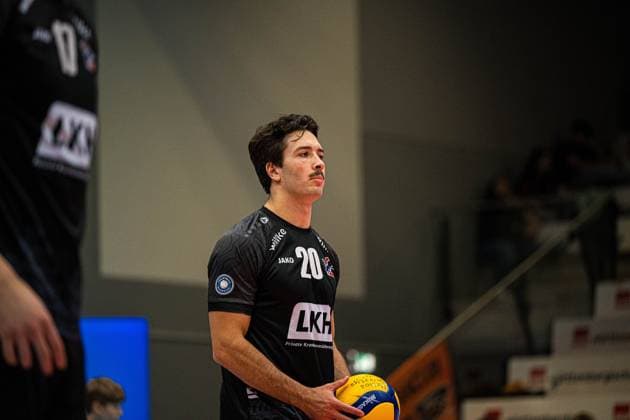 Volleyball I Men I Season 2025 2026 I Volleyball Bundesliga Ligacup I VfB Friedrichshafen SVG Lüenburg I 11 10 2025 Ethan Robert Champlin 20, SVG Lüneburg hitting the ball Copyright: xLobeca Bjorn-OlexKehmx