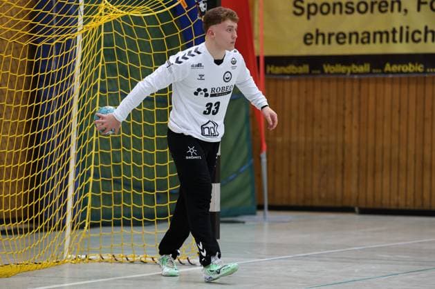11.10.2025, Handball, Männer, 3. Liga Staffel Nord-Ost Saison 2025 2026, 8. Spieltag, SV 04 Plauen-Oberlosa - HSG Ostsee N G Robin Zupp (HSG Ostsee, 33) Plauen Kurt-Helbig-Sporthalle Sachsen Deutschland