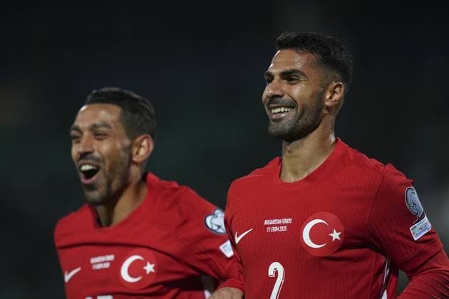 Bulgaria v Turkiye - 2026 FIFA World Cup, WM, Weltmeisterschaft, Fussball European Qualifiers SOFIA, BULGARIA - OCTOBER 11: Zeki Celik (2) of Turkiye celebrates with his teammate Irfan Can Kahveci (17) after scoring a goal during the 2026 FIFA World Cup European Qualifier Group E match between Bulgaria and Turkiye at Vasil Levski National Stadium in Sofia, Bulgaria on October 11, 2025. Mehmet Emin Menguarslan Anadolu Sofia Bulgaria. Editorial use only. Please get in touch for any other usage.  Copyright: x2025xAnadoluxMehmetxEminxMenguarslanx