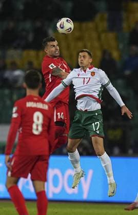 Bulgaria v Turkiye - 2026 FIFA World Cup, WM, Weltmeisterschaft, Fussball European Qualifiers SOFIA, BULGARIA - OCTOBER 11: Martin Minchev (17) of Bulgaria in action against Abdulkerim Bardakci (14) of Turkiye during the 2026 FIFA World Cup European Qualifier Group E match between Bulgaria and Turkiye at Vasil Levski National Stadium in Sofia, Bulgaria on October 11, 2025. Mehmet Emin Menguarslan Anadolu Sofia Bulgaria. Editorial use only. Please get in touch for any other usage.  Copyright: x2025xAnadoluxMehmetxEminxMenguarslanx