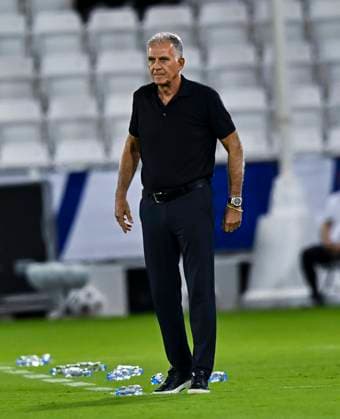 UNITED ARAB EMIRATES v OMAN-2026 FIFA World Cup, WM, Weltmeisterschaft, Fussball ASIAN QUALIFIER PLAYOFFS Head coach of Oman Carlos Queiroz reacts during the FIFA World Cup 2026 AFC Asian qualifiers playoffs group A match between United Arab Emirates and Oman at Jassim Bin Hamad Stadium in Doha, Qatar, on October 11, 2025. DOHA Qatar Copyright: xNOUSHADx