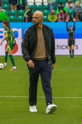 10 10 2025, xgrfx, Soccer Google Pixel Women Bundesliga, VfL Wolfsburg FC Bayern Munich v l Stephan Lerch VfL Wolfsburg DFL DFB REGULATIONS PROHIBIT ANY USE OF PHOTOGRAPHS as IMAGE SEQUENCES and or QUASI VIDEO Wolfsburg